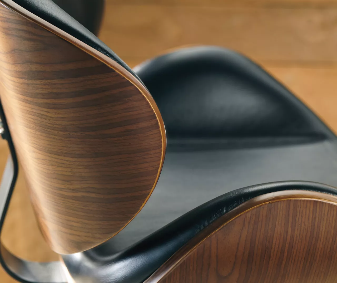 Bellatier Black & Brown Contoured Adjustable Height Barstool 6 Bellatier Black & Brown Contoured Adjustable Height Barstool - Image 4